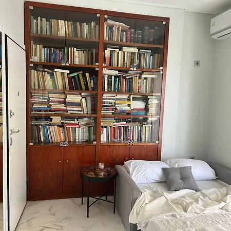 Cozy Apartment In Lycabettus Hills-3